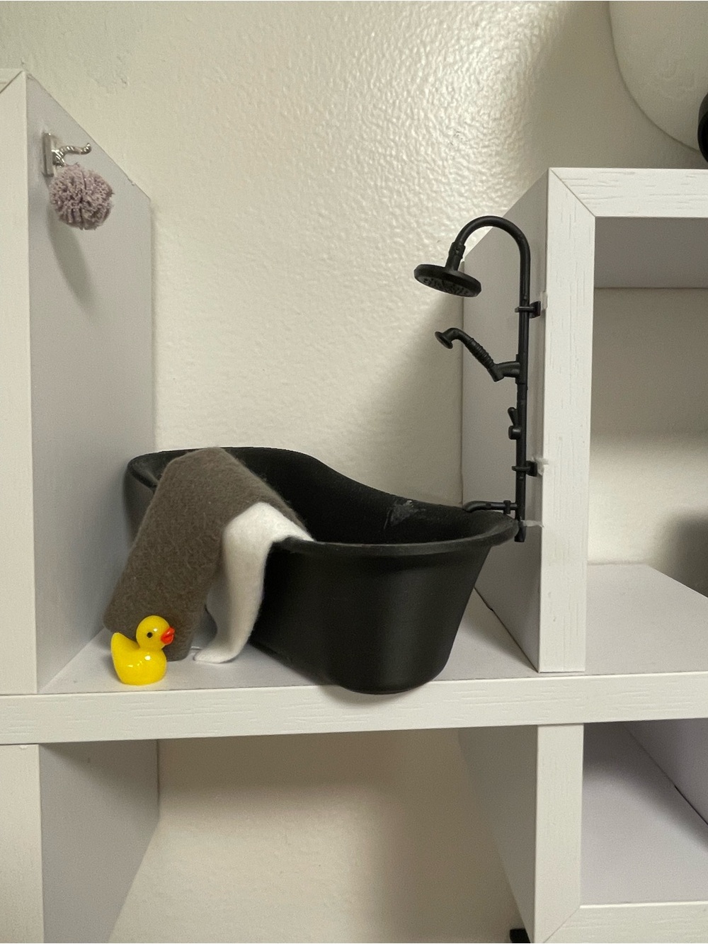 Miniature Dollhouse Scale Bathtub Home Bath Decor